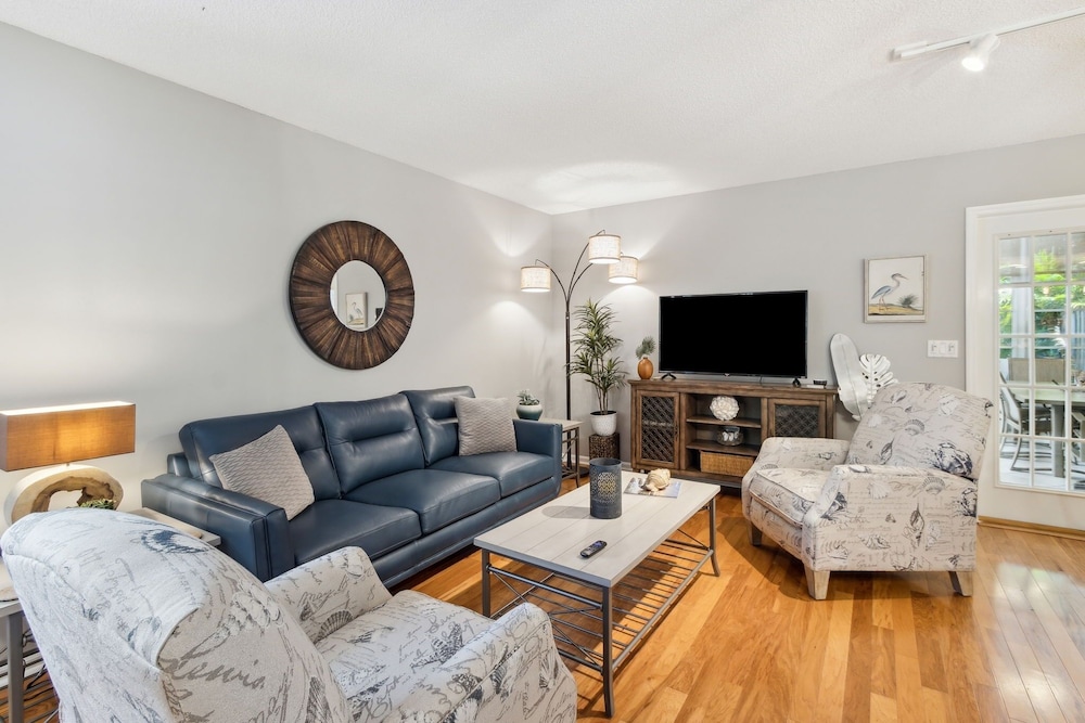 2754 1st Ave. A 2 Bedroom Duplex