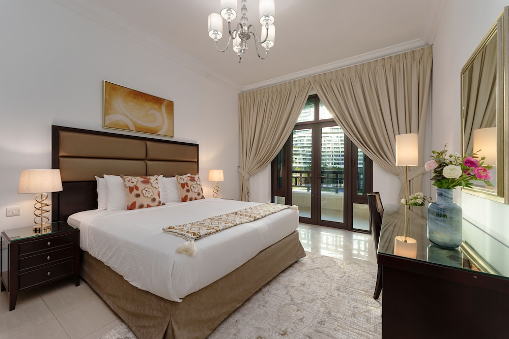 Maison Privee - Tasteful Apt cls to Burj Khalifa & Dubai Mall