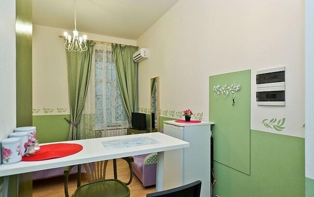 Cozy housing by Moscow railway station view 3