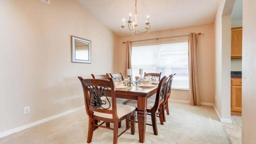Emerald Magic - 5 Br W/ Private Pool -near Disney 5 Bedroom Villa