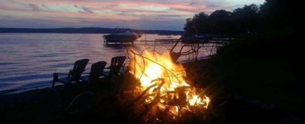 Maple Springs Lake Side Inn