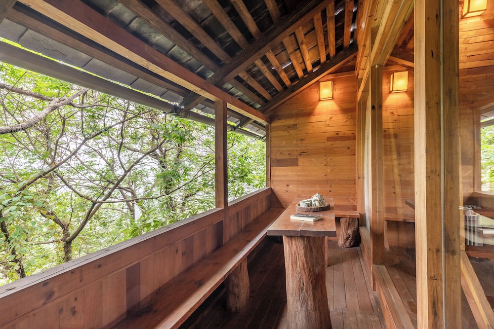 Alaya Stays Suro Woodcrest Chalet