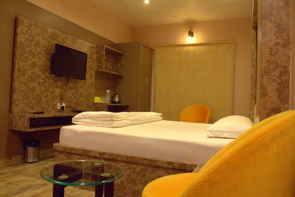 Hotel Yellowroots