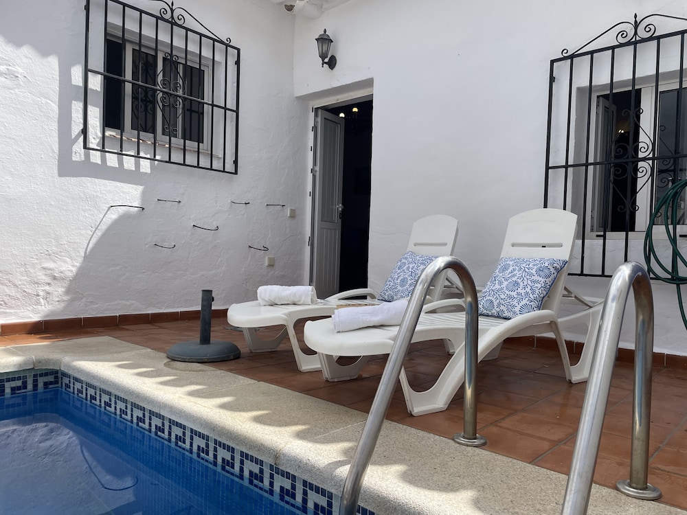 Casa Paquita con Piscina Privada en Maro By At Hom