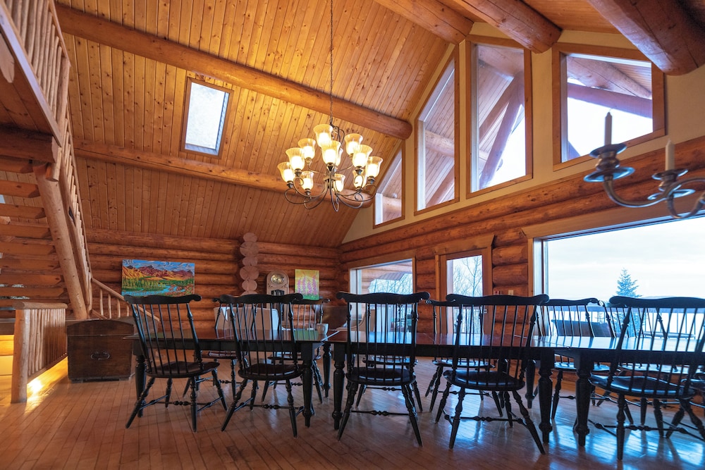 Inn On The Lake