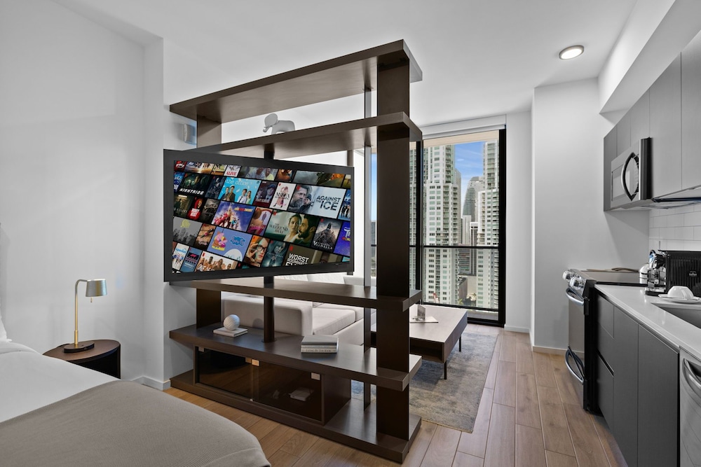 Exquisite Bay View Studio at Miami