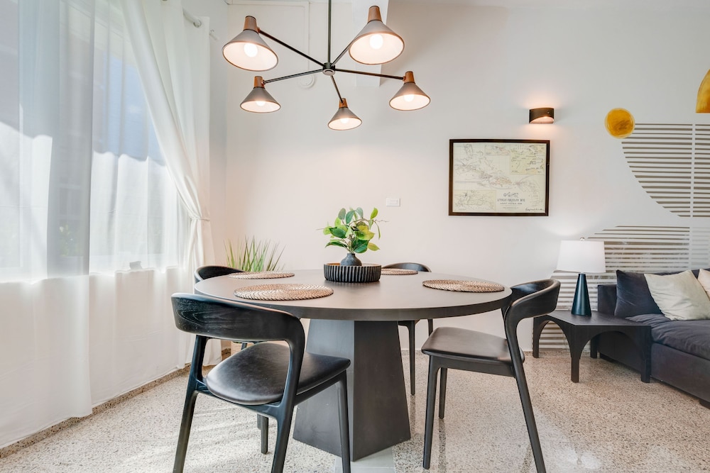 Modern Condado Apartment Pool Free Parking