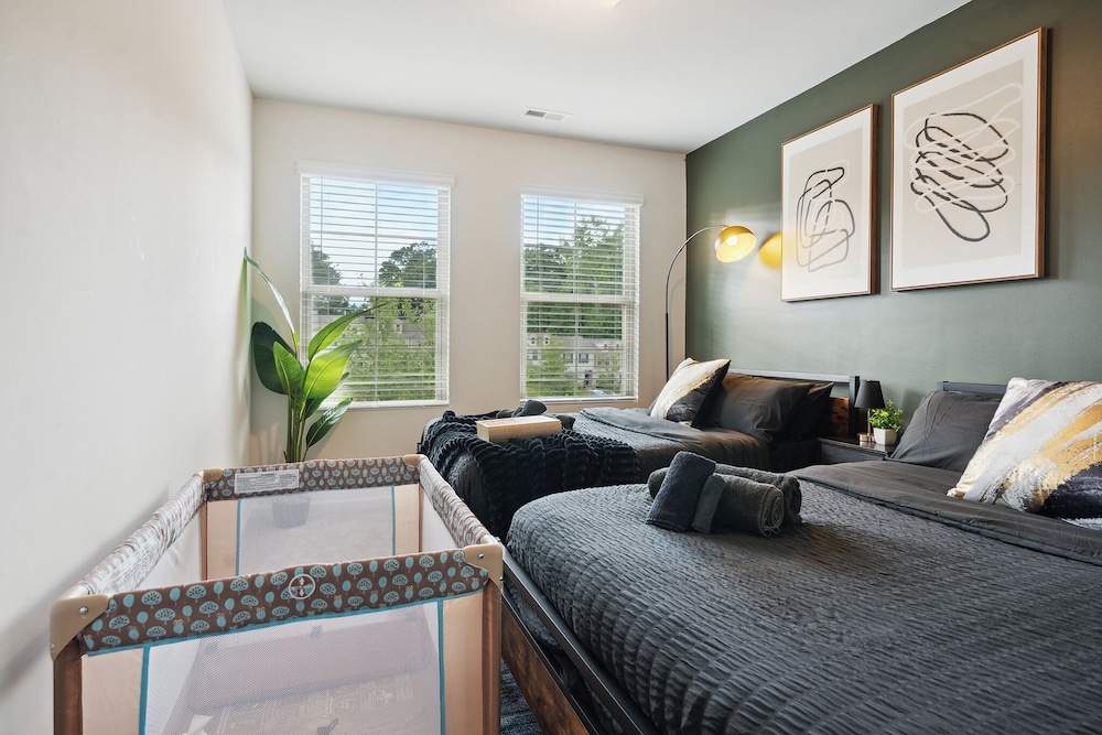 King 3BR Townhouse Mins to Cary NC State