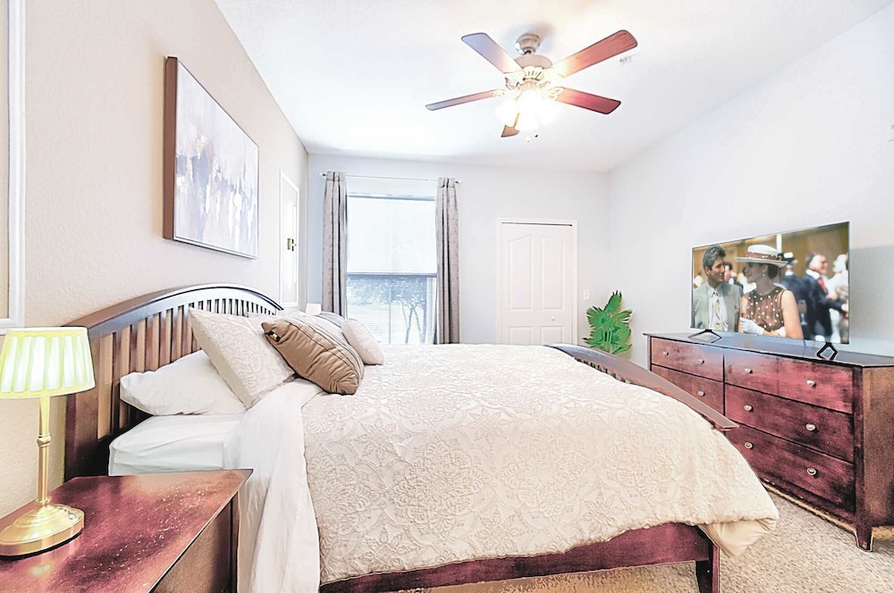 8908 Family Fun in Kissimmee Spacious 4-bedroom Apartment Near Theme Parks