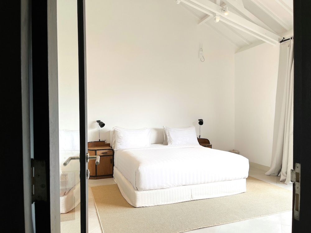 Lovely 2BR Villa Close to The Beach