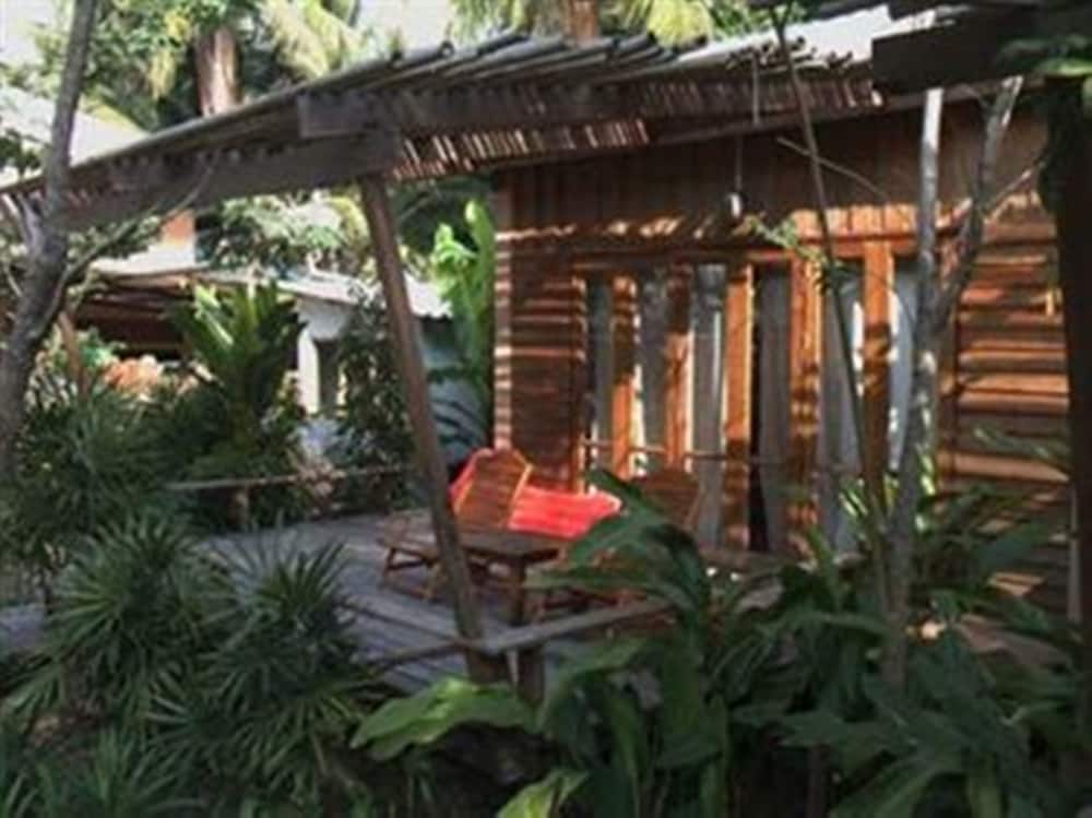 Sunset Cove Resort