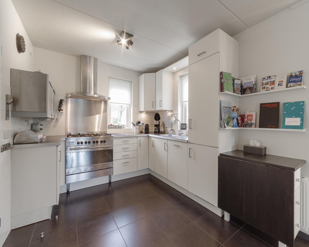 Zeeland Retreat; Sauna and Seaside Charm
