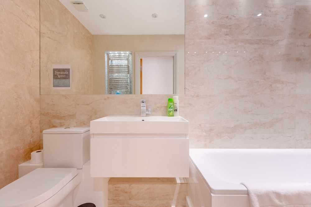 Central 2 Bedroom Flat Near Hyde Park
