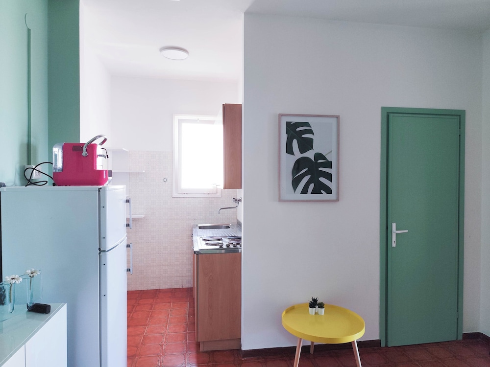 Beachside Studio With Shared Pool