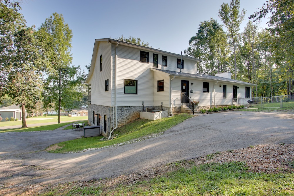 Waterfront Home Near Wilson Lake w/ Covered Porch! view 2
