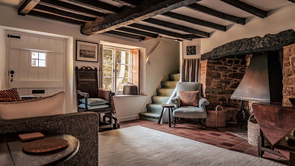 4Bed Thatched Cottage in Oxfordshire