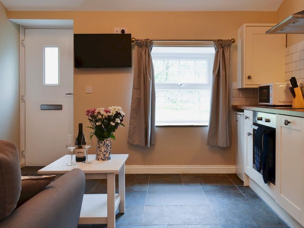 Durham Vacations - White House Cottages - Property Image 5