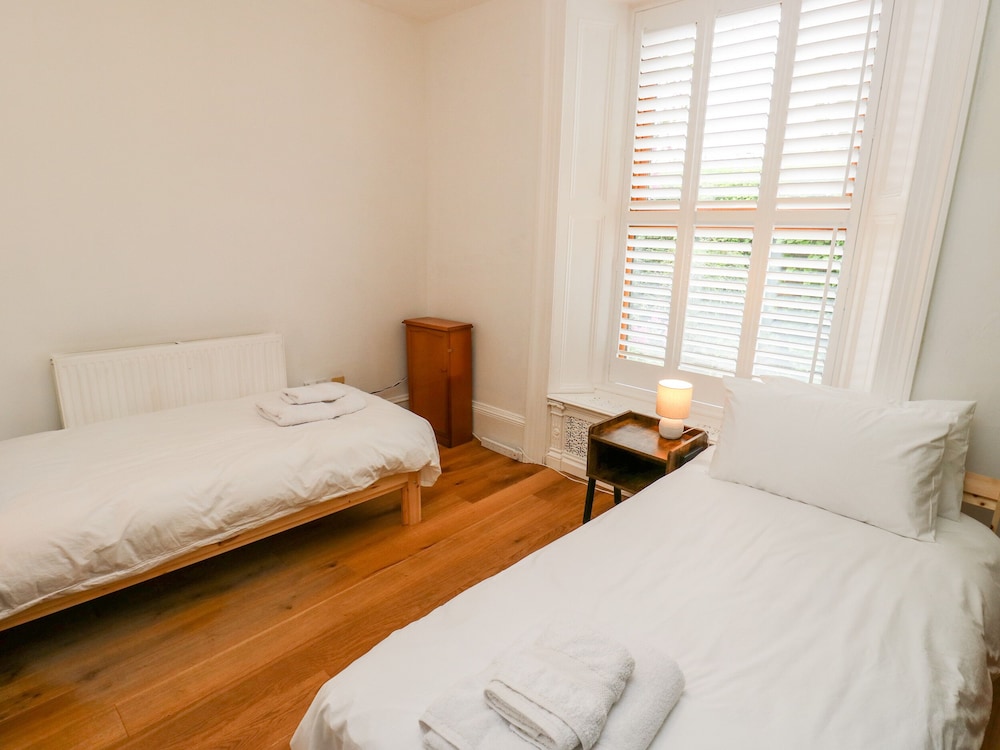 The Old Post Office - Pet Friendly Group Stays in Holmfirth