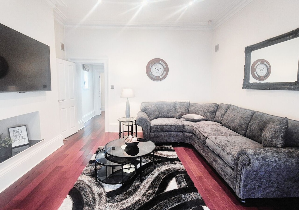 Luxurious & Spacious 2BR