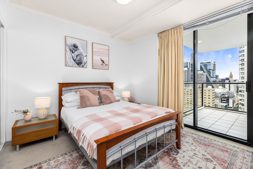 1-bed Brisbane City Centre With Pool, BBQ & Gym