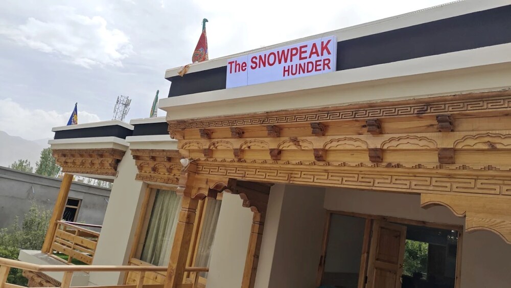 The Snowpeak Hunder