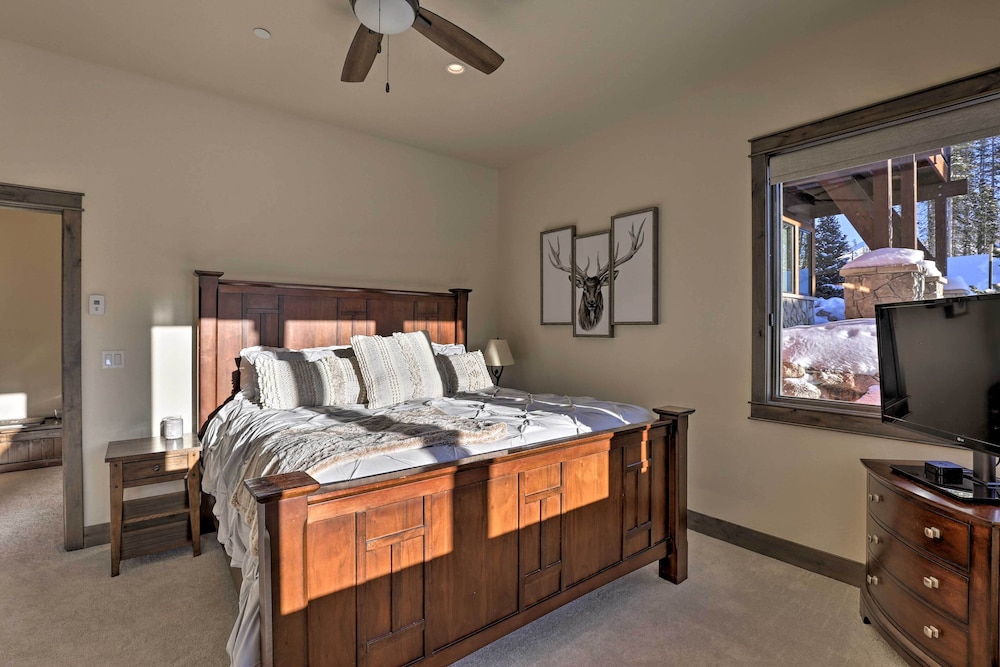 Ideally Located Winter Park Townhouse w/ Hot Tub! view 2