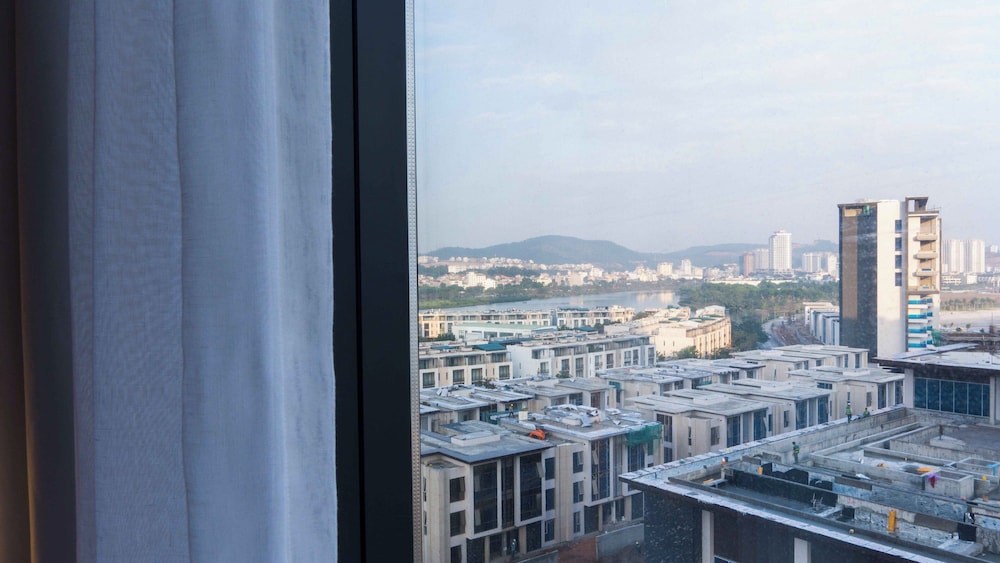 A La Carte Ha Long Residence