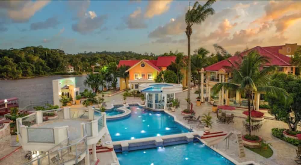 Pool & Wellness