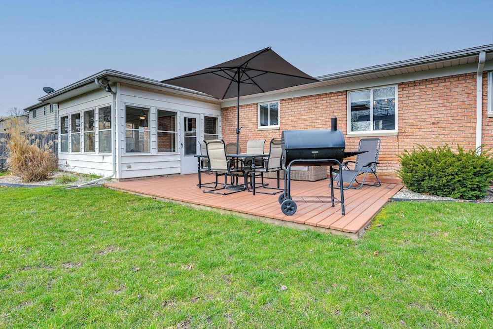 3 Mi to Dtwn Saginaw: Spacious & Updated Home!