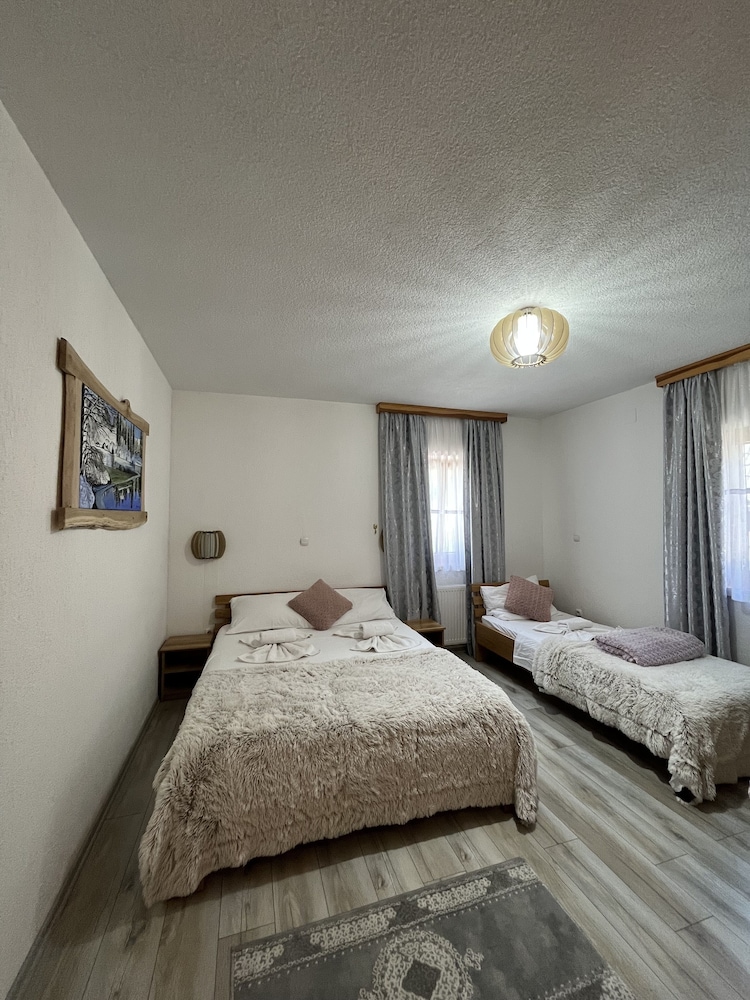 Rustic Inn River 2
