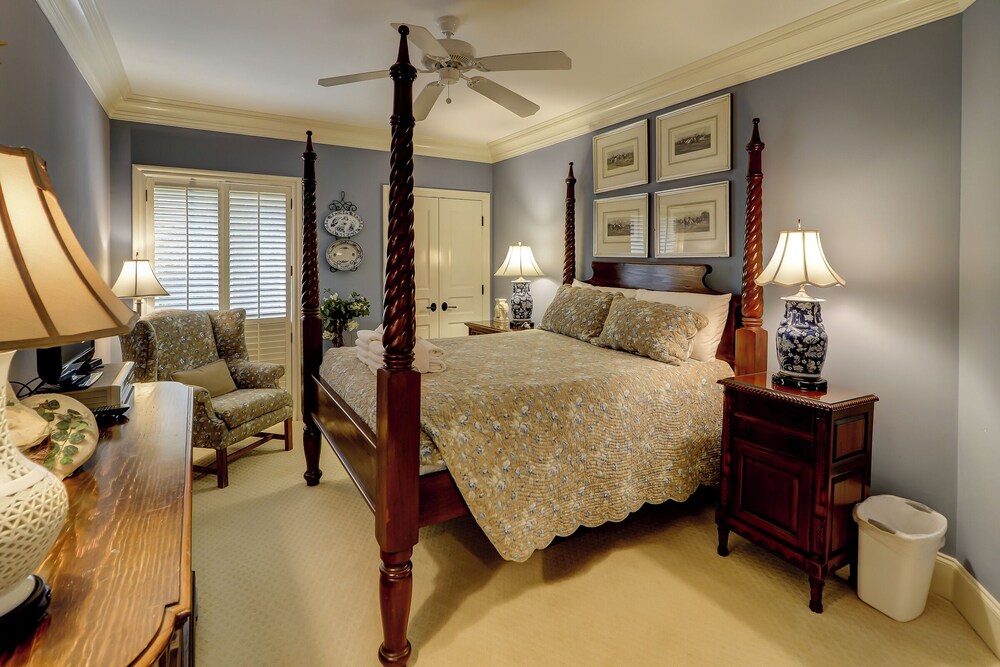 2001 Turtle Lane at The Sea Pines Resort