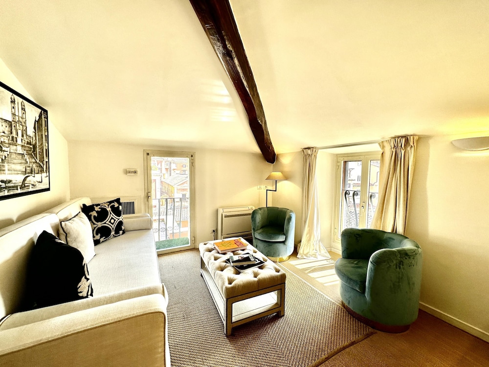 L Ortensia Bianca in Palazzo Ruspoli a Superb Retreat in the Most Elegant Palace in Rome