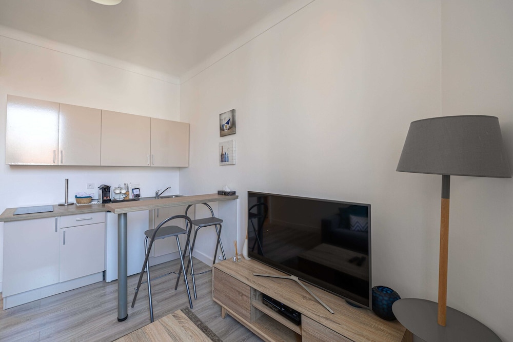 Beautiful Renovated Apartment - Carre D'or - 1br/2p photo 4