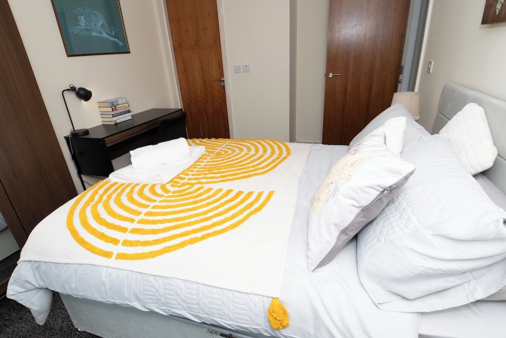 City Centre Location-family Friendly-free Parking