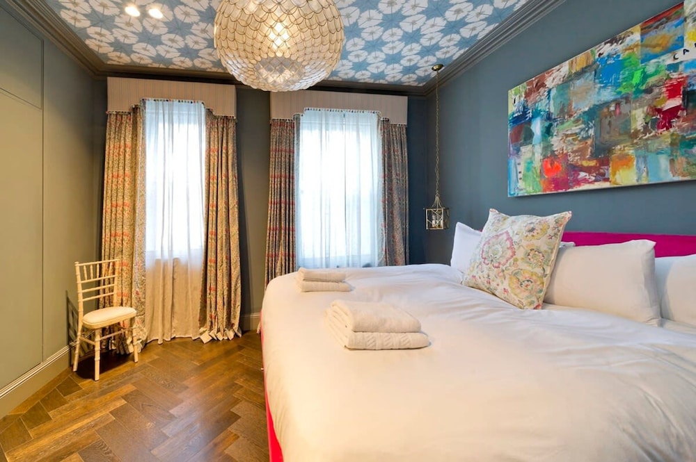 3 Bed Kensington Garden Flat