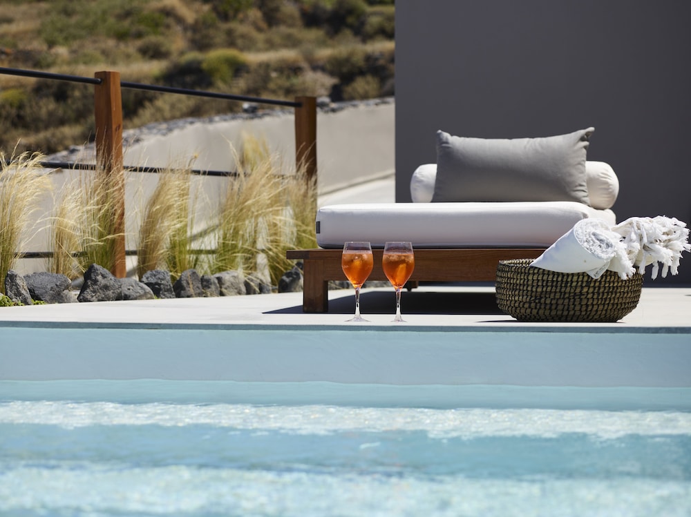 Melidonia Suites