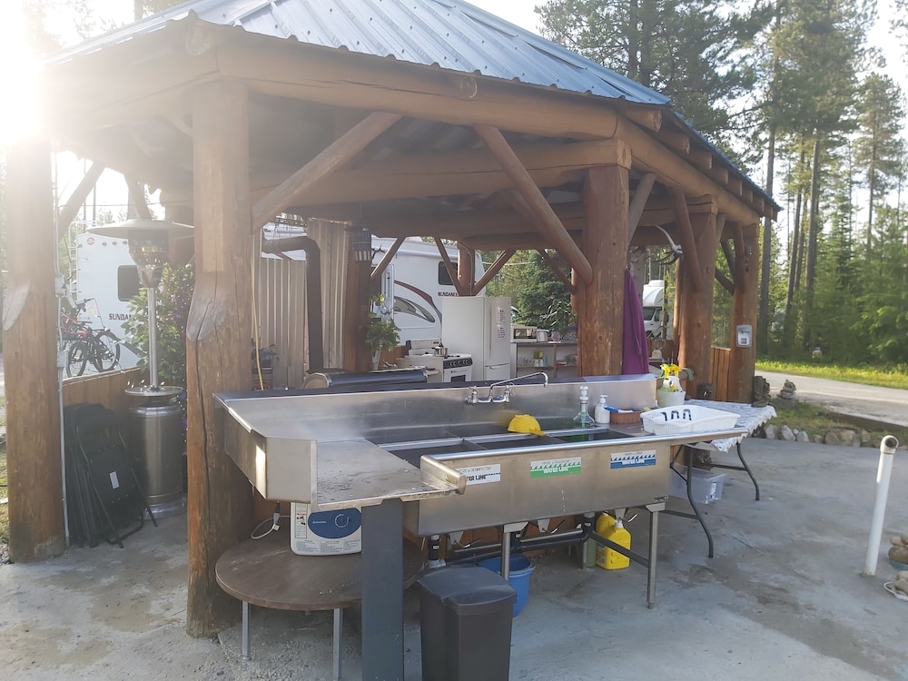 Blue River Cabins Campground & RV Park
