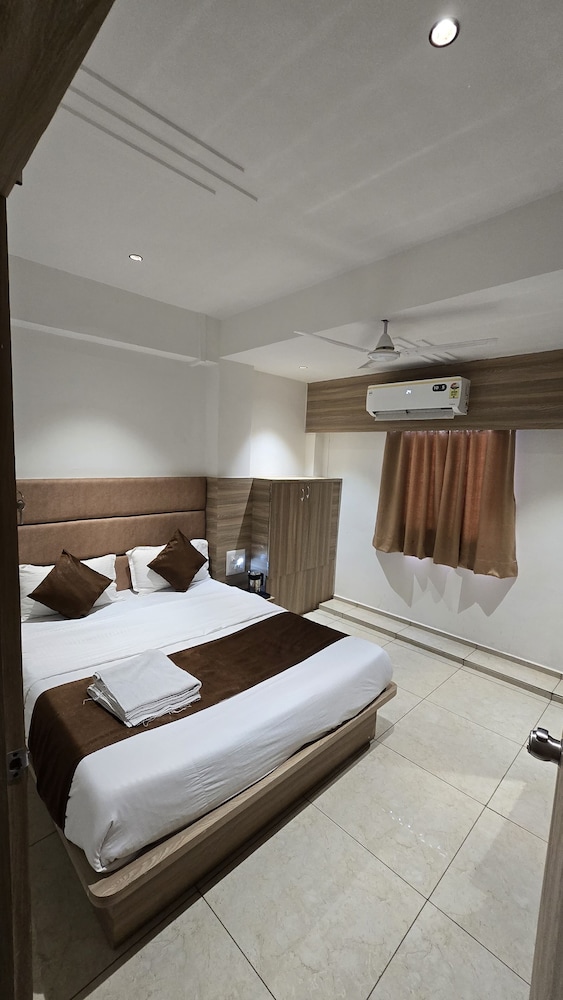 Gokul Guest House