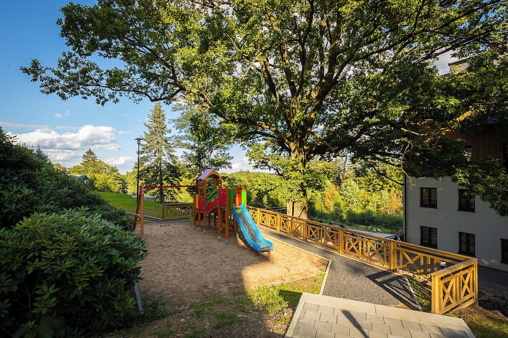 RentPlanet - Green Park Resort view 5