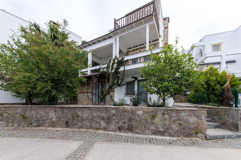 Sea View Huge Private Villa With Terrace in Bodrum view 4
