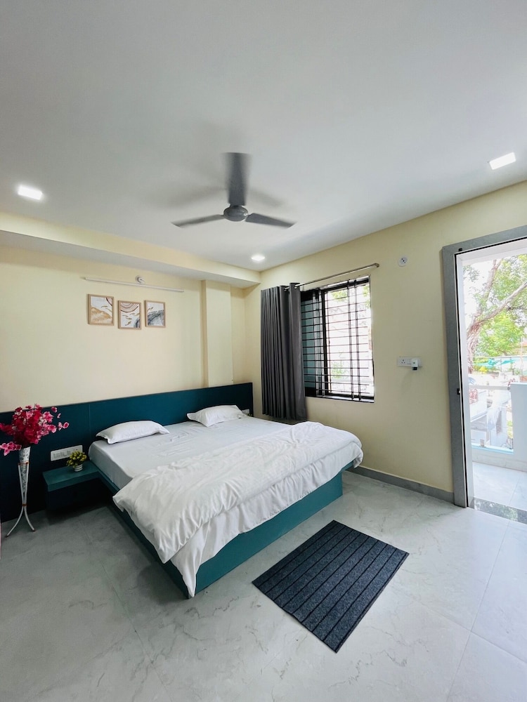 Gokul hotel