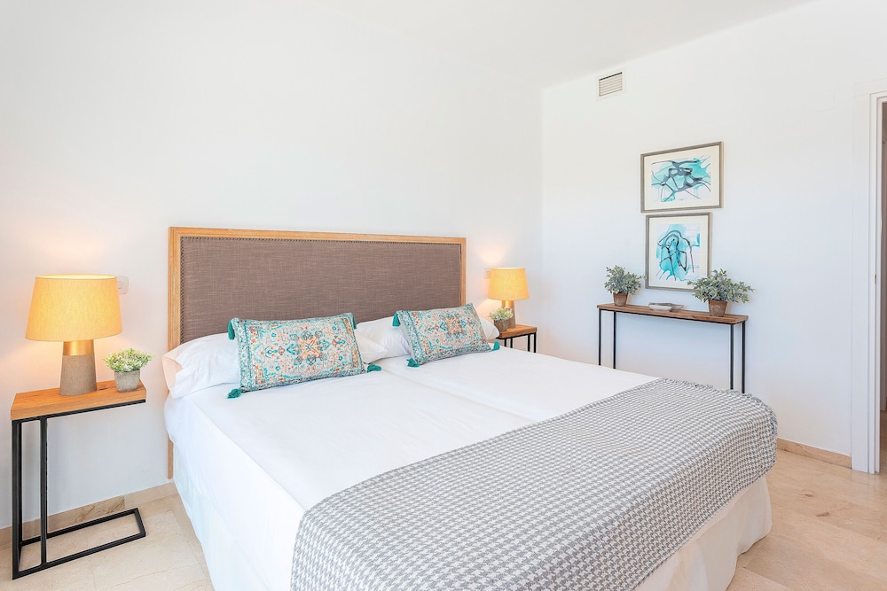 Genteel Home Las Lomas