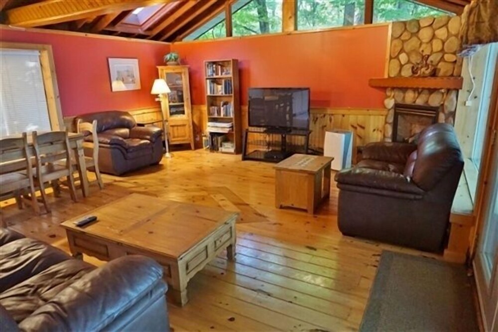 462 Paudash Lake 4 Bedroom Cottage