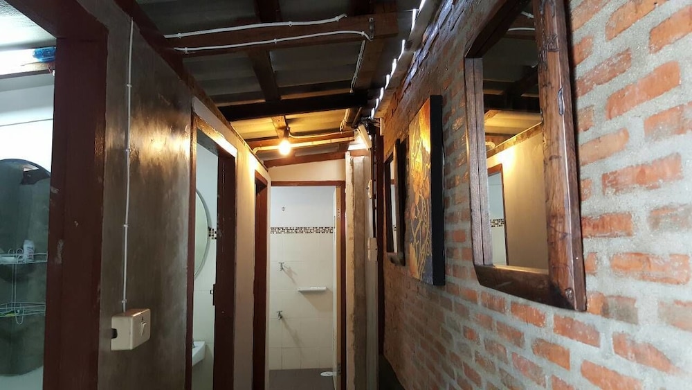 Manon Hostel