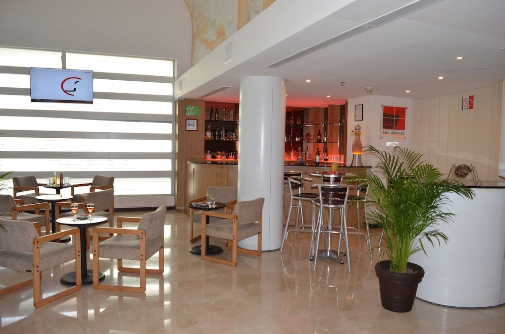 Culiacan Vacations - Ramada by Wyndham Hola Culiacan - Property Image 5