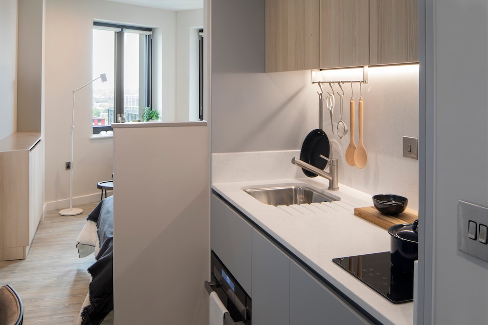 StayCozy at Enclave Croydon
