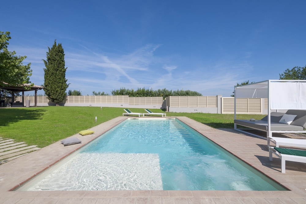 Villa Traiani 8 2 by Marche Holiday Villas