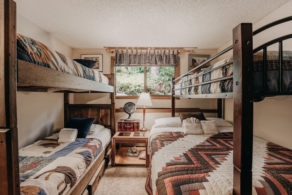 Glacier Mt Baker Lodging