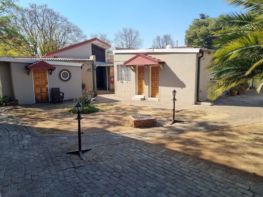 Emerald Guesthouse