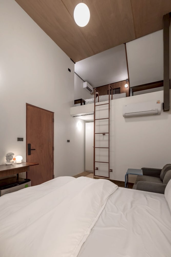 Morn Samyan Hostel